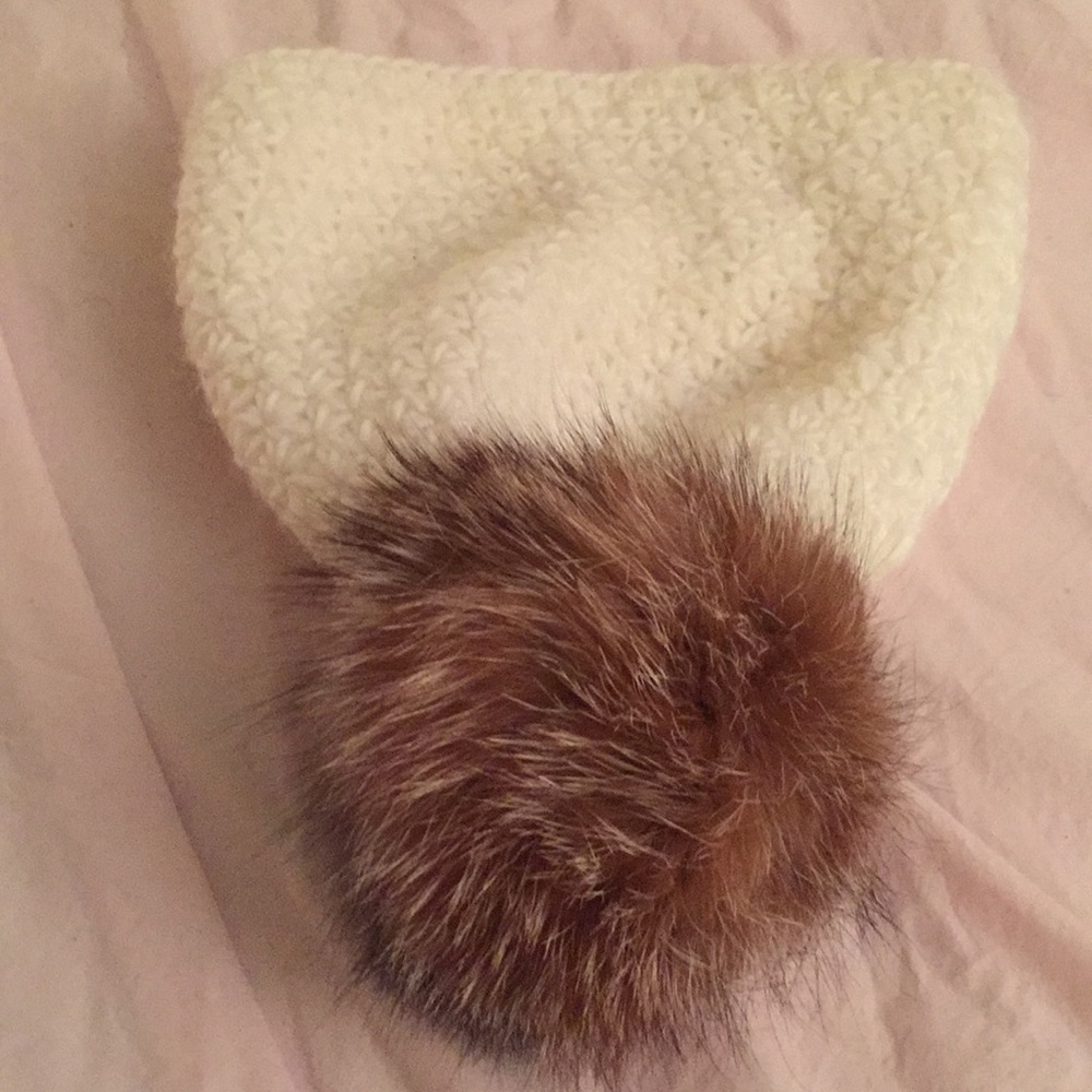 Surell Real Fox Pom Hand Knit Pom Lined Hat Never Used